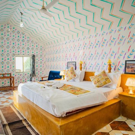 Khamma Ghani Resort With Pool ไจซัลเมอร์ ภายนอก รูปภาพ