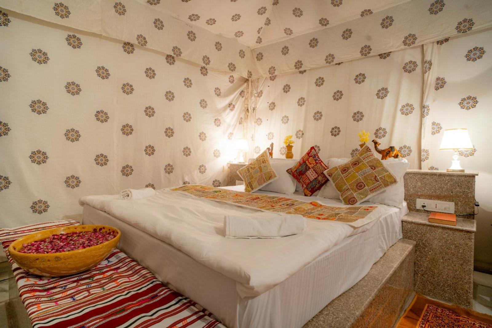 Khamma Ghani Resort With Pool ไจซัลเมอร์ ภายนอก รูปภาพ