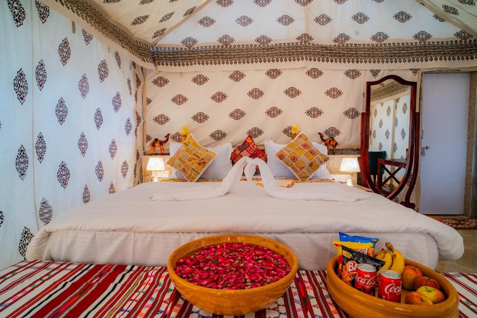 Khamma Ghani Resort With Pool ไจซัลเมอร์ ภายนอก รูปภาพ